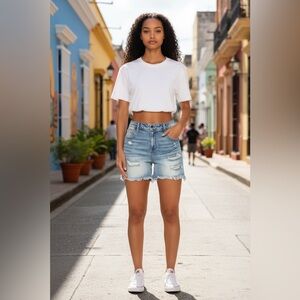 Bayshore Cut Off Denim Shorts - Medium Wash

Denim Blue Women's Shorts
Size M